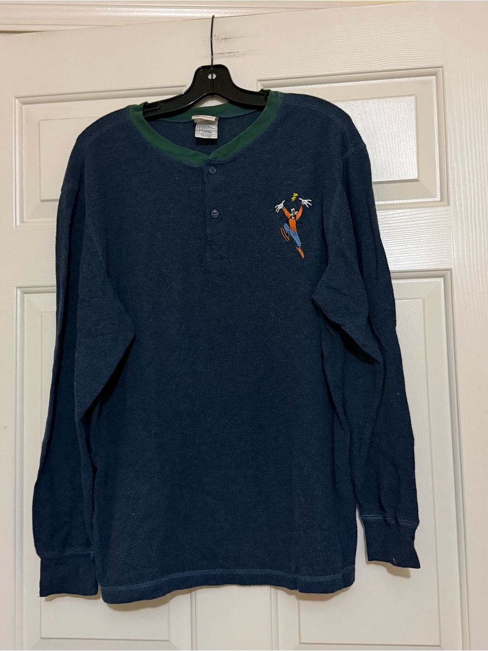 Vintage Disney Store Embroidered Thermal Goofy Henley Long Sleeve Shirt Size M
